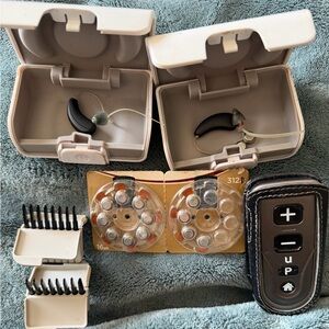 Wireless Hearing Aids with Remote Control - Black